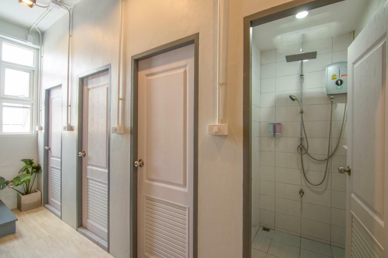 Ekanake hostel Bangkok Buitenkant foto