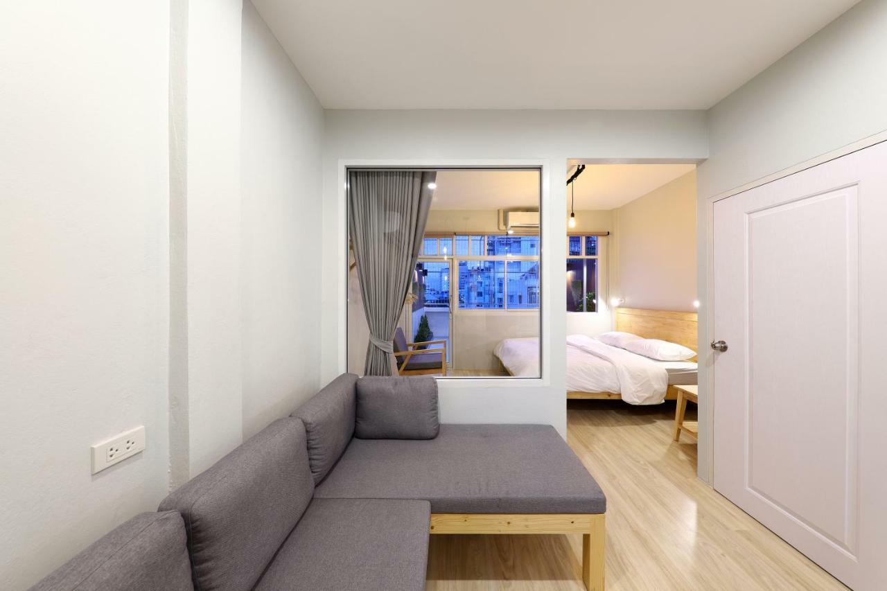 Ekanake hostel Bangkok Buitenkant foto