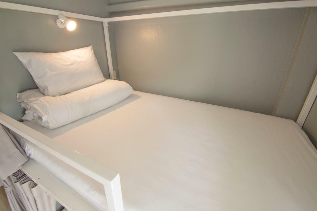 Ekanake hostel Bangkok Buitenkant foto